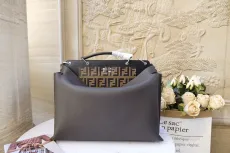 フェンディバッグ FENDI2022新作ハンドバッグ
