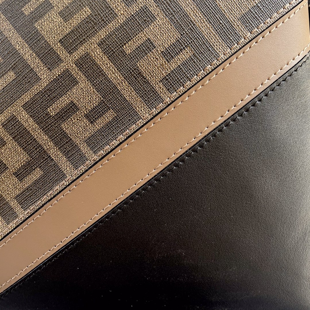 フェンディバッグ FENDI2022新作バックパック
