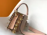 フェンディバッグ FENDI2022新作バゲットバッグ