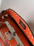 フェンディバッグ FENDI2022新作 ピーカブー ハンドバッグ