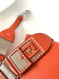 フェンディバッグ FENDI2022新作 ピーカブー ハンドバッグ