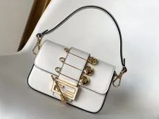 フェンディバッグ FENDI2022 新作 バゲット ハンドバッグ