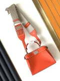 フェンディバッグ FENDI2022新作 ピーカブー ハンドバッグ