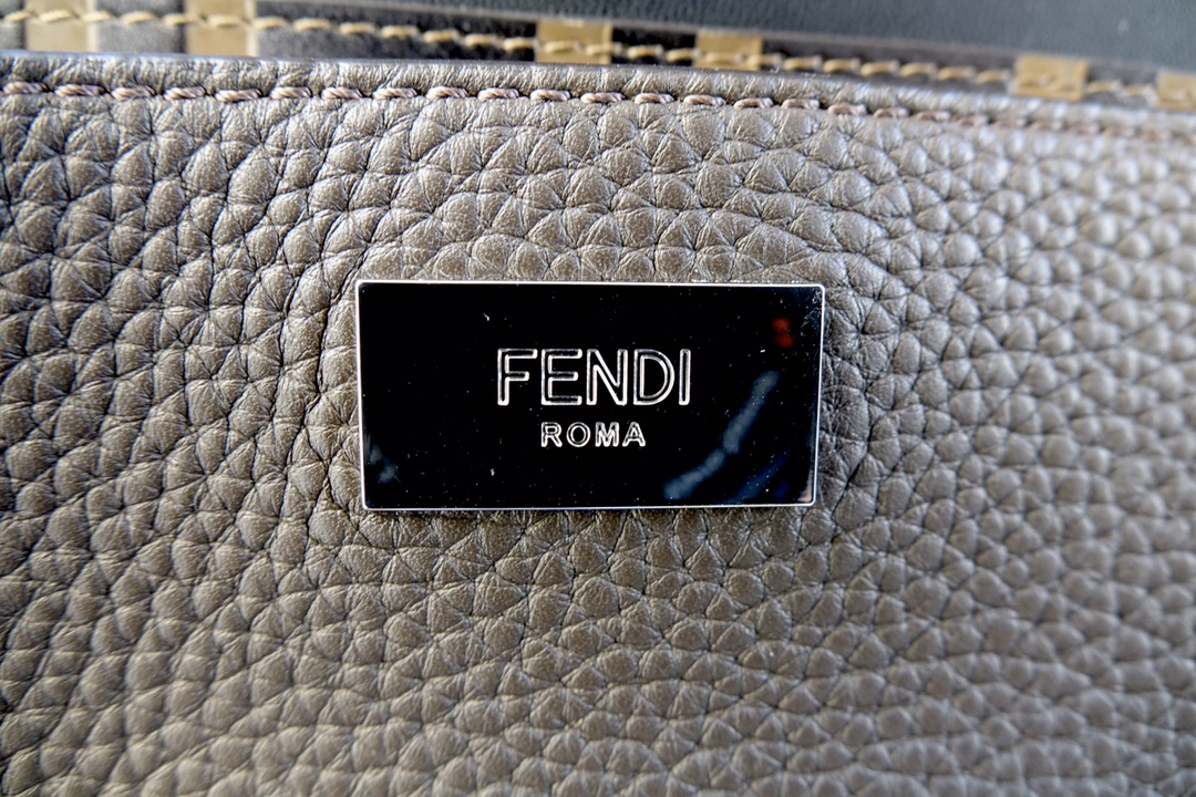 フェンディバッグ FENDI2022新作ハンドバッグ
