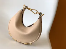 フェンディバッグ FENDI2022の新作グラフィティハンドバッグ