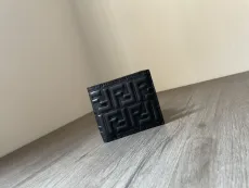 フェンディ財布 FENDI2022新作ショートクリップウォレット