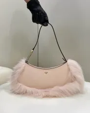 フェンディバッグ FENDI2022の新作オーロックハンドバッグ