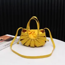 ボッテガヴェネタバッグ BOTTEGA VENETA 2022 新作 SHELL ハンドバッグ