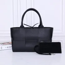 ボッテガヴェネタバッグ BOTTEGA VENETA 2022 初秋 SLIP トートバッグ