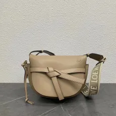 ロエベバッグ LOEWE2022新作ゲートメッセンジャーバッグ