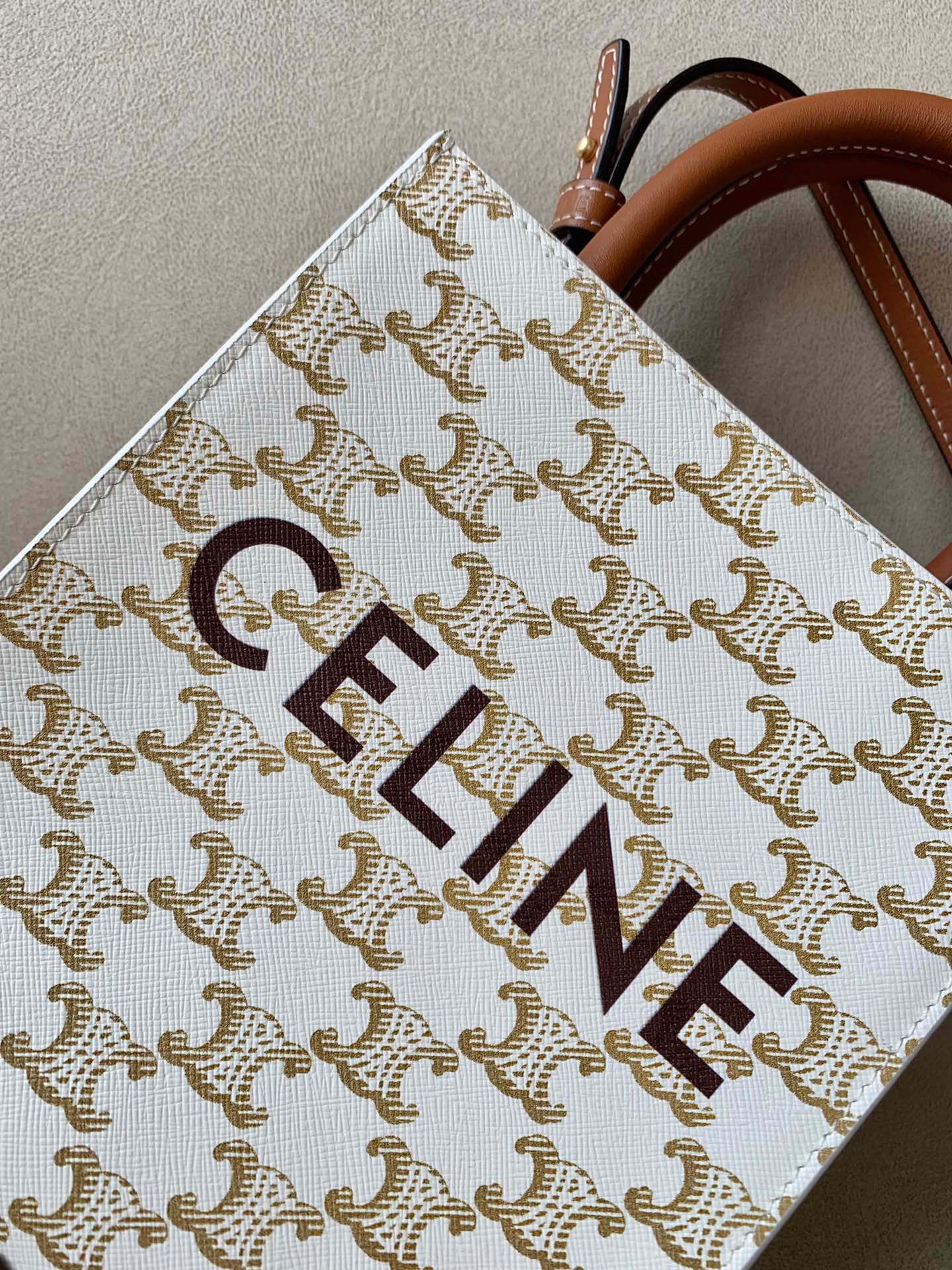 セリーヌバッグ CELINE2022新作 カバ ミニ トリオンフ ハンドバッグ
