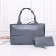 ボッテガヴェネタバッグ BOTTEGA VENETA 2022 初秋 SLIP トートバッグ