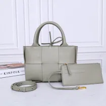 ボッテガヴェネタバッグ BOTTEGA VENETA2022 新作 ミニトート ハンドバッグ