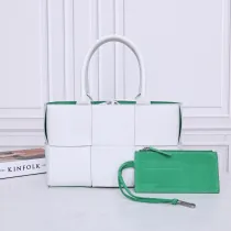 ボッテガヴェネタバッグ BOTTEGA VENETA2022 早春 SLIP トートバッグ