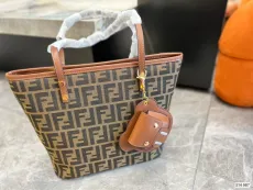 フェンディバッグ FENDI2022新作ショッピングバッグ