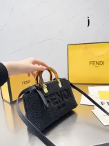 フェンディバッグ FENDI2022新作ハンドバッグ