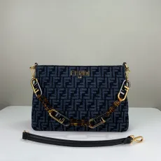 フェンディバッグ FENDI2022の新作O LOCKハンドバッグ