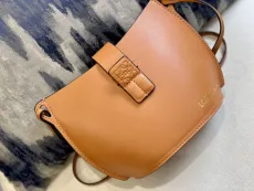 ロエベバッグ LOEWE2022新作メッセンジャーバッグ