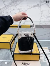フェンディバッグ FENDI2022新作モントレゾールバケットハンドバッグ