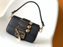 フェンディバッグ FENDI2022新作バゲットバッグ