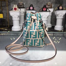 フェンディバッグ FENDI2022新作 モントレゾール ミニバケットバッグ