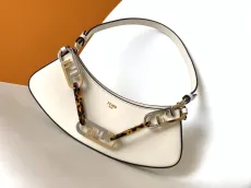 フェンディバッグ FENDI2022 新作 O'Lock Swing ハンドバッグ