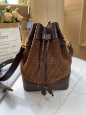 フェンディバッグ FENDI2022新作 モントレゾール バケットバッグ