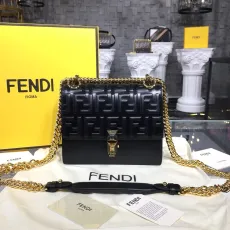 フェンディバッグ FENDI2022新作カンイエフチェーンショルダーバッグ