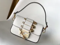 フェンディバッグ FENDI2022新作バゲットバッグ