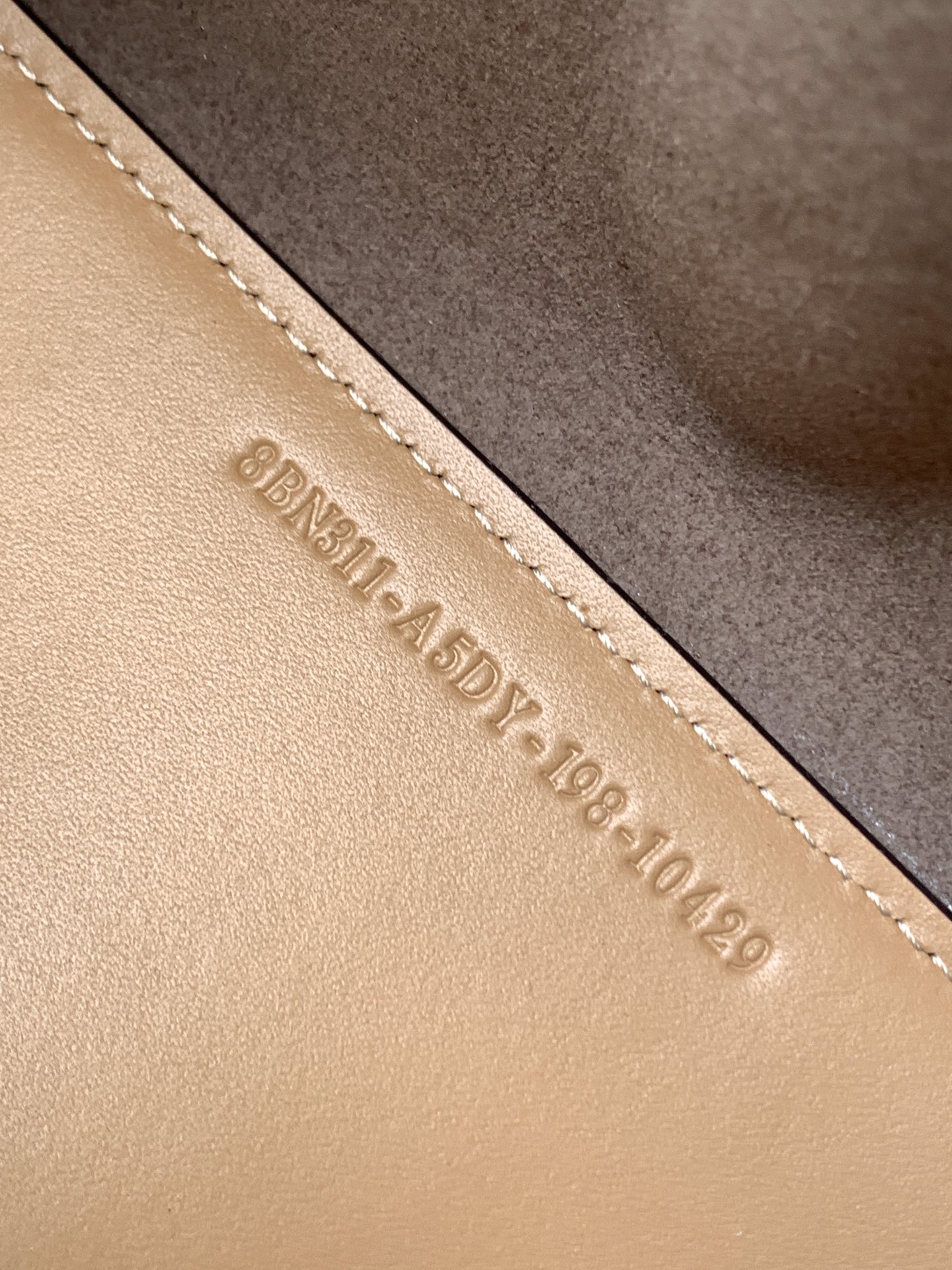 フェンディバッグ FENDI2022新作ミニハンドバッグ