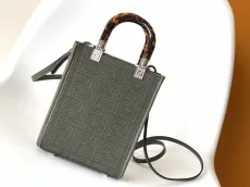 フェンディバッグ FENDI2022新作 ミニサンシャインショッパー ハンドバッグ