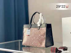 コーチバッグ COACH2022新作トートバッグ