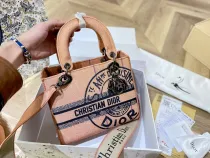 ディオールバッグ DIOR2022新作ハンドバッグ