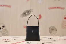 クロムハーツバッグ CHROMEHEARTS2022 新作 DRACULA ハンドバッグ K675