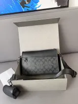コーチバッグ COACH2022の新作Heritageカメラバッグ