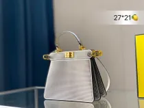 フェンディバッグ FENDI2022新作ハンドバッグ