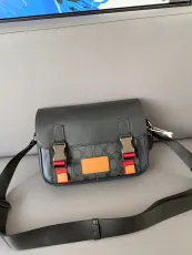 コーチバッグ COACH2022新作 トラックメッセンジャーバッグ