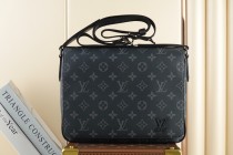 ルイヴィトンバッグ LOUIS VUITTON 2022 新作 DISTRICT メッセンジャーバッグ M46255