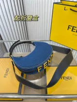 フェンディバッグ FENDI2022新作ハンドバッグ