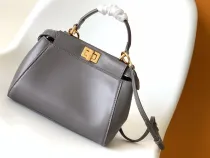 フェンディバッグ FENDI2022の新しいピーカブー ハンドバッグ