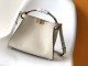 フェンディバッグ FENDI2022新作 ピーカブー エッセンシャル ハンドバッグ