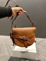 ロエベバッグ LOEWE2022の新作ゲートバッグメッセンジャーバッグ