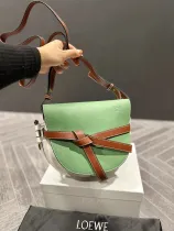 ロエベバッグ LOEWE2022の新作ゲートバッグメッセンジャーバッグ
