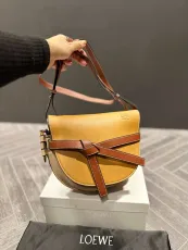 ロエベバッグ LOEWE2022の新作ゲートバッグメッセンジャーバッグ