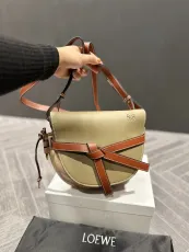 ロエベバッグ LOEWE2022の新作ゲートバッグメッセンジャーバッグ