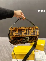 フェンディバッグ FENDI2022新作メッセンジャーバッグ