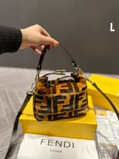 フェンディバッグ FENDI2022新作ハンドバッグ