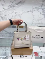 コーチバッグ COACH2022新作 フィールド トート ショッピングバッグ