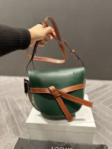 ロエベバッグ LOEWE2022の新作ゲートバッグメッセンジャーバッグ