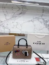 コーチバッグ COACH X Outlet Disney2022新作 DISNEY ROWAN ハンドバッグ